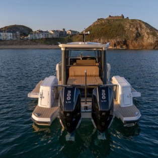 Ideal Boats represents Robalod