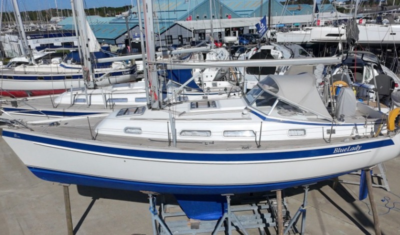 Hallberg-Rassy 352